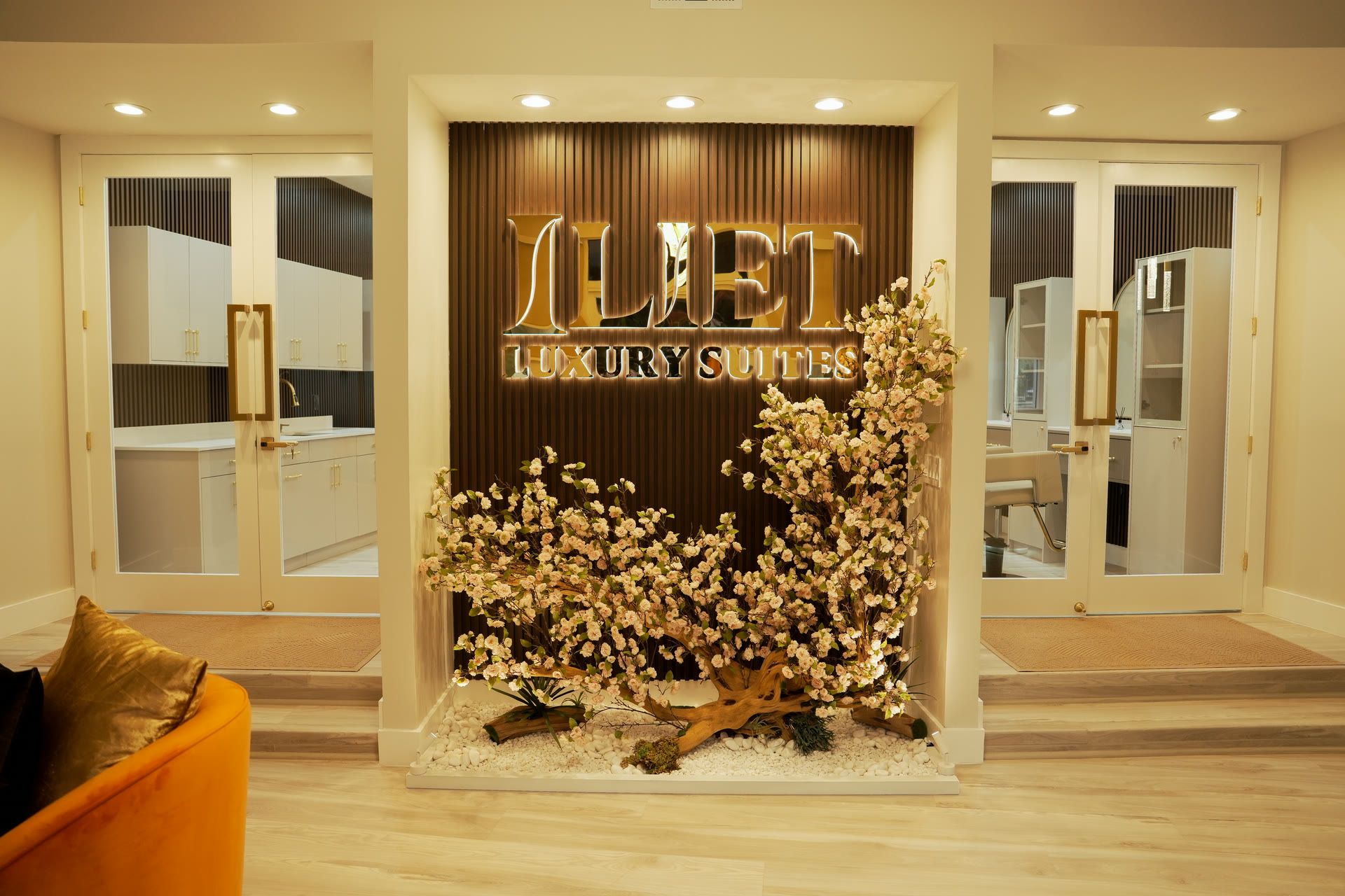 Salon Suites for Lease — Salon Suites at 1571 NW 13 Ct, Miami, FL (photo 2 of 7)