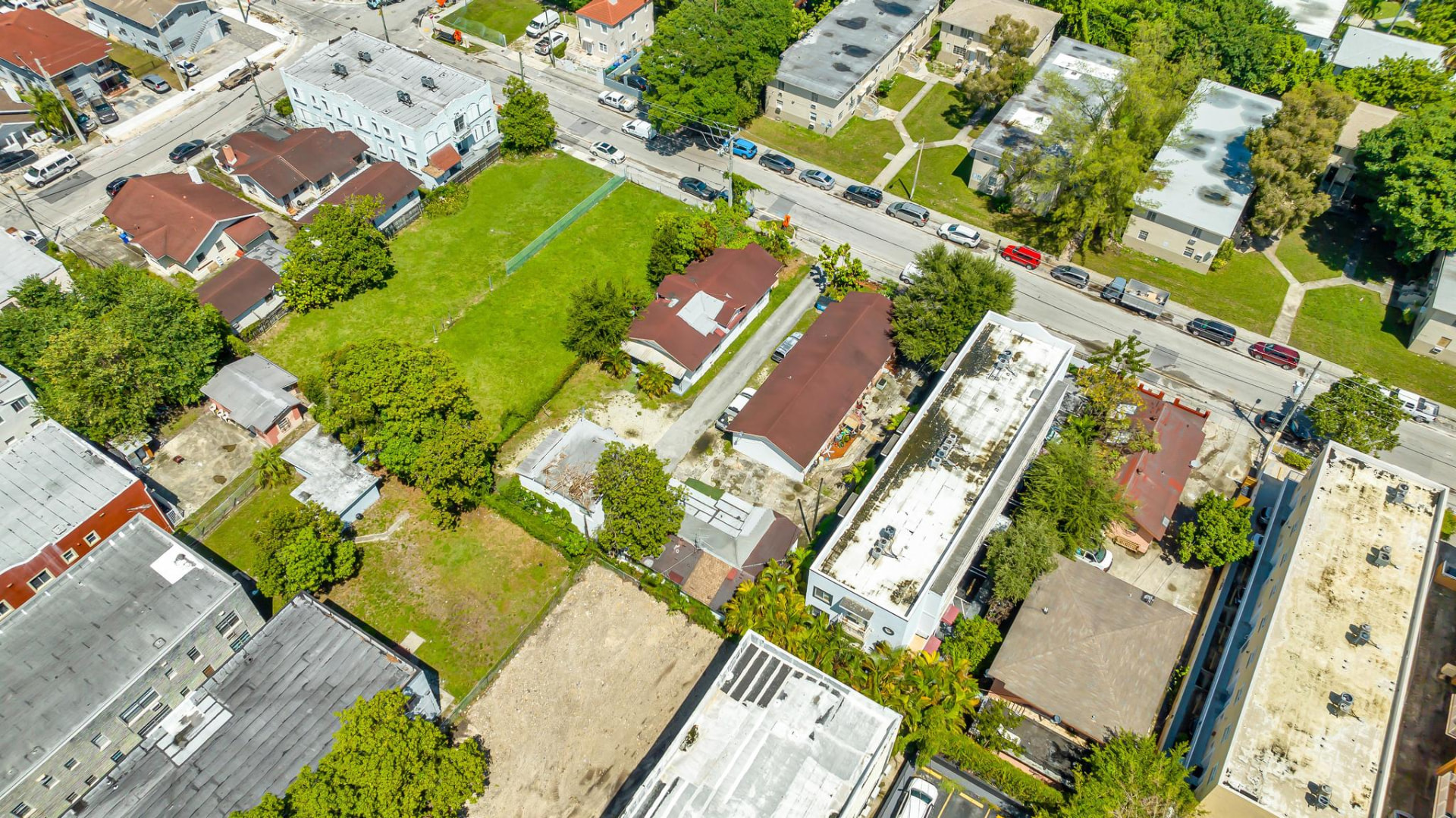 8-Unit Multifamily Property for Sale at 956–964 SW 3rd Street, Miami, FL — Multifamily Investment / Development Opportunity for sale in Miami, FL (photo 3 of 4)
