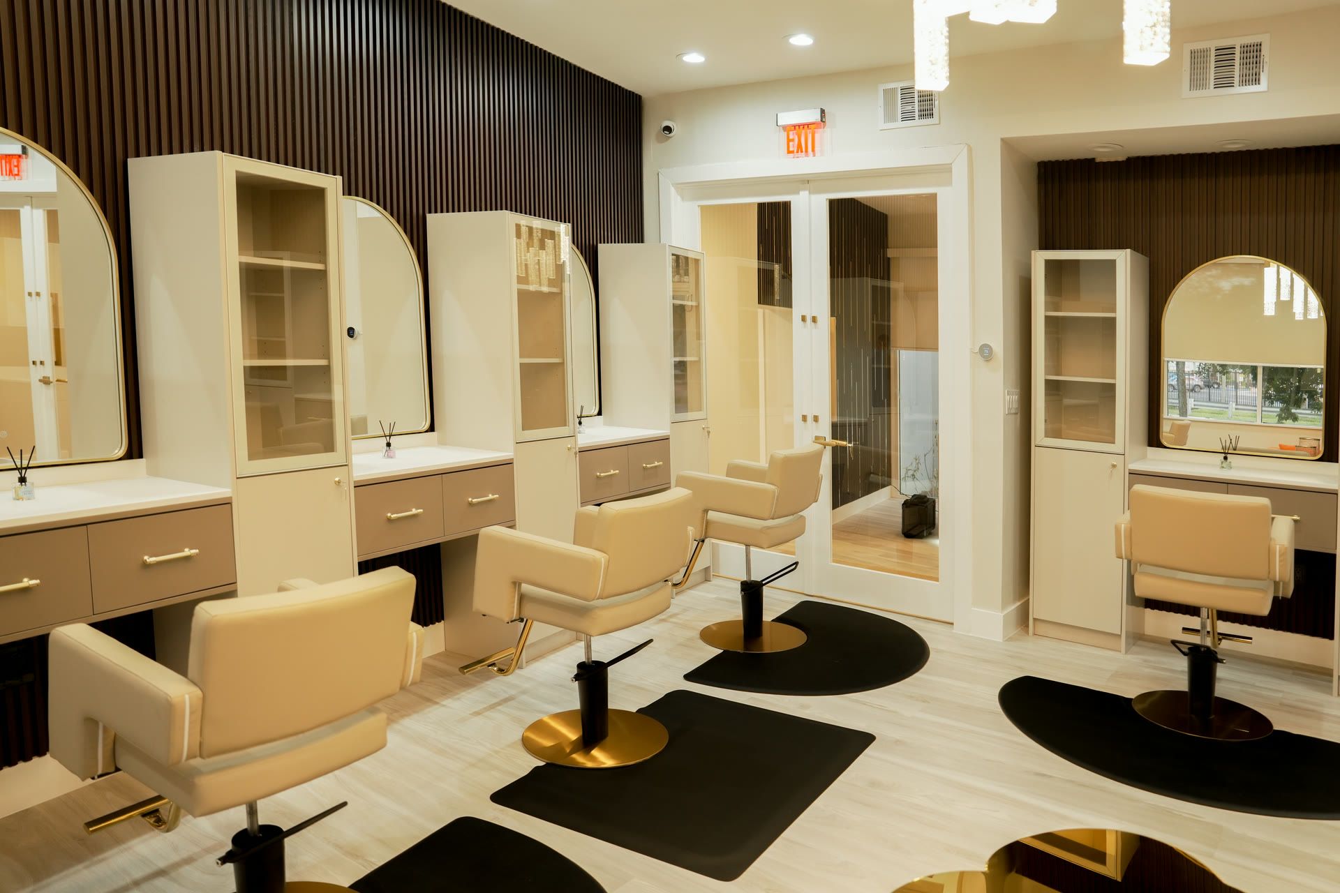 Salon Suites for Lease — Salon Suites at 1571 NW 13 Ct, Miami, FL (photo 6 of 7)