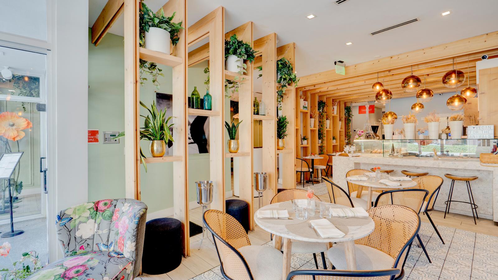 Restaurant Space – ±2,472 SF — closed restaurant property sale at 2526–2528 Ponce de Leon Blvd, Coral Gables, FL 33134